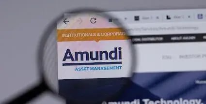 Amundi fonds met een vergrootglas