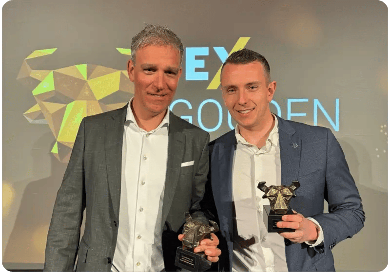 Laurens leek en Ronald Schut, directeuren van Axento en Care IS met twee gewonnen Gouden Stier